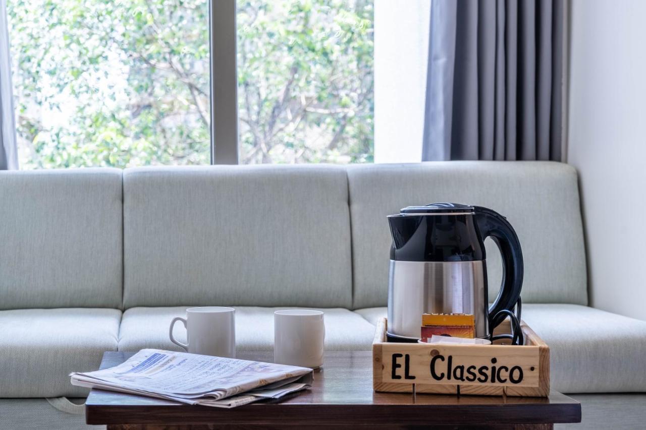Hotel El Classico Раджкот Экстерьер фото