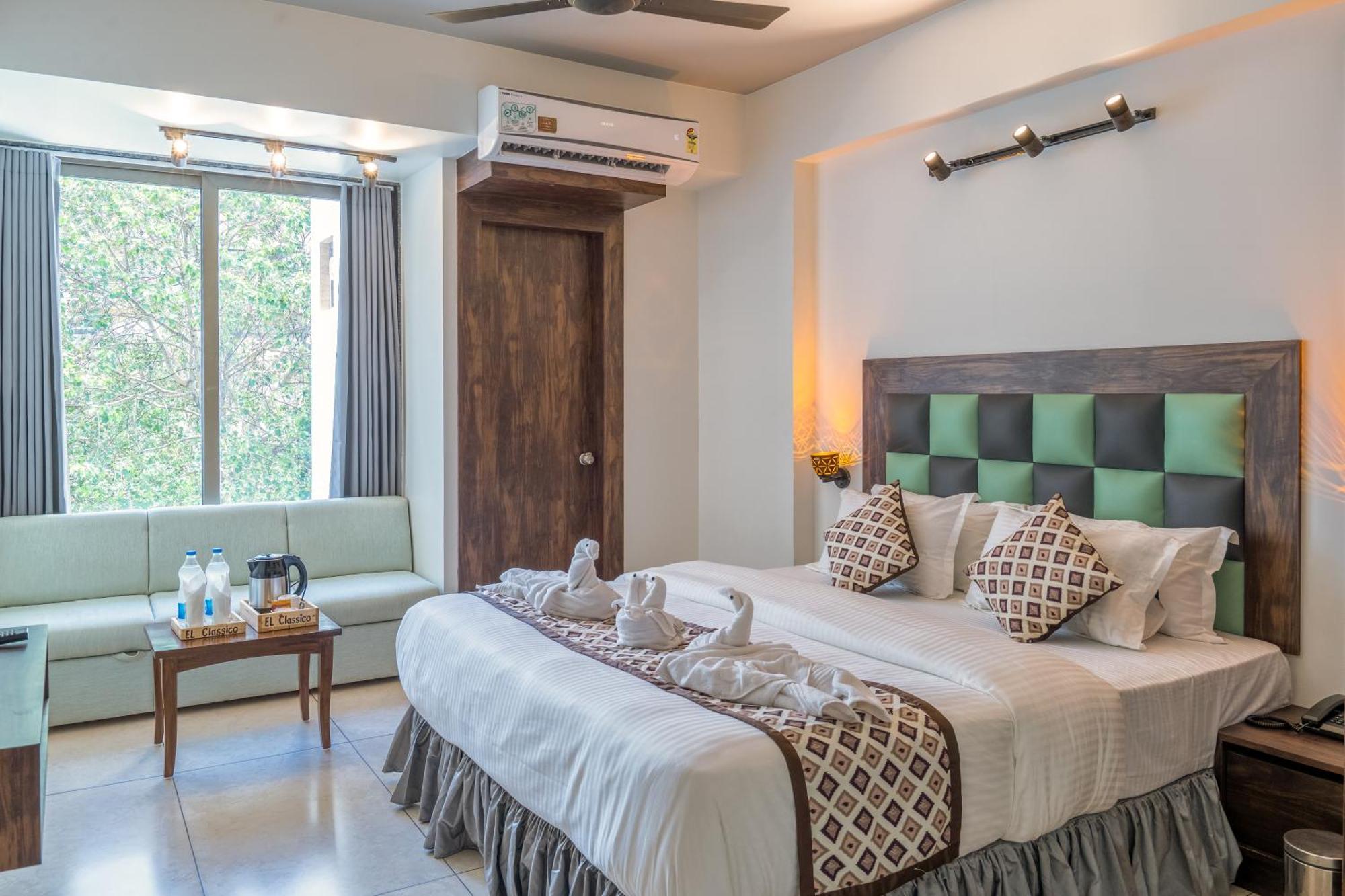 Hotel El Classico Раджкот Экстерьер фото