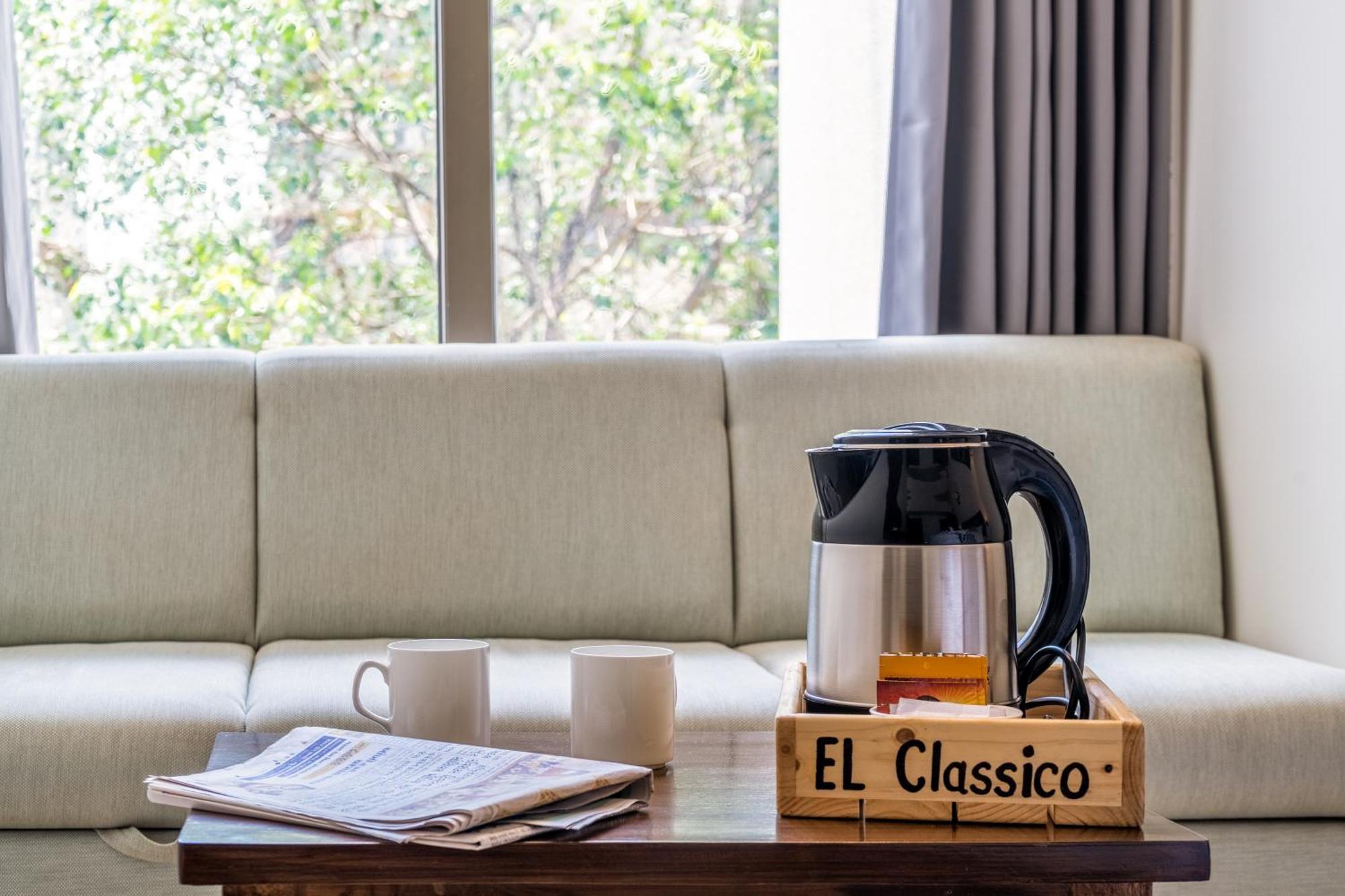 Hotel El Classico Раджкот Экстерьер фото